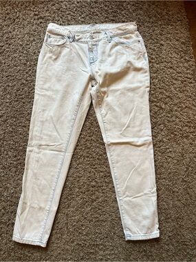 Women’s Relaxed Skinny Loft Whitewashed Jeans; Size 27 Waist